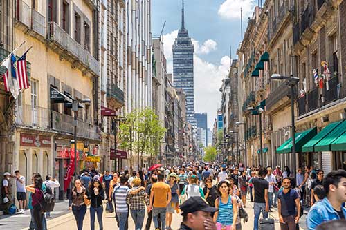 People in Mexico City 🇲🇽 #MexicoCity #CityLife